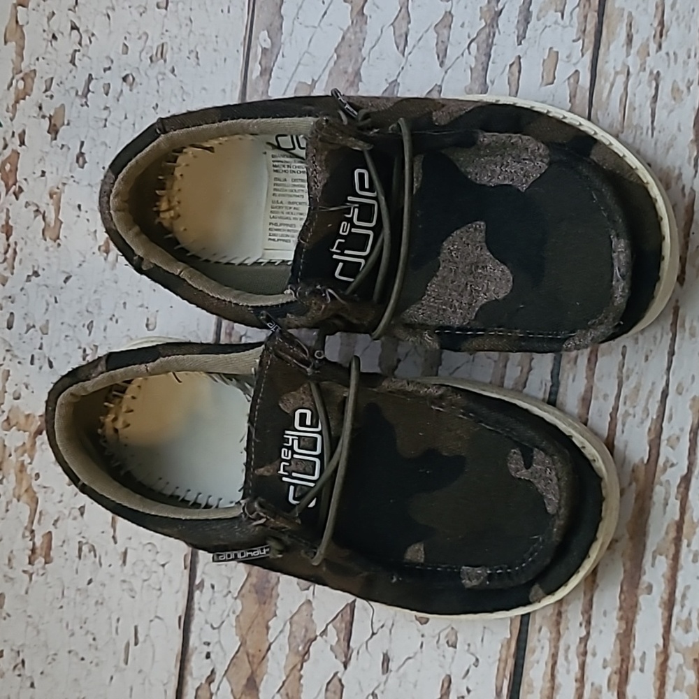 Hey Dude Wally toddler sz 9 camouflage shoes
